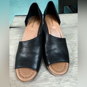 Lucky Brand leather black sandals size 7 1/2 M